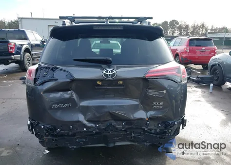 2018 Toyota Rav4 Xle z USA, uszkodzony, nr VIN JTMRFREV1JJ192507